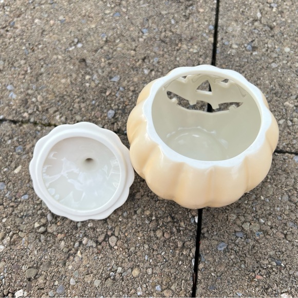 Lenox - Jack -O- Lantern - Candle Holder - Picture 11 of 11
